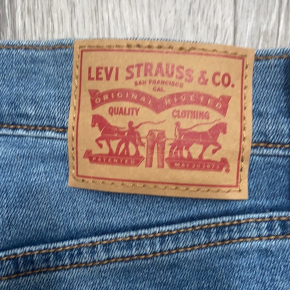 Levi’s Wedgie Straight Leg Jean - Picture 8 of 8